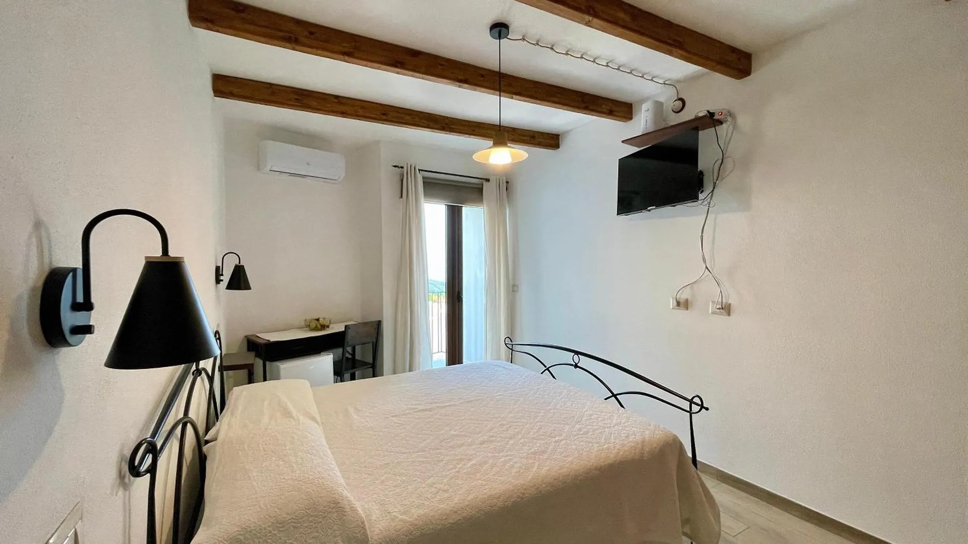 Hotel Monte Longu à Baunei Maison d'hôtes